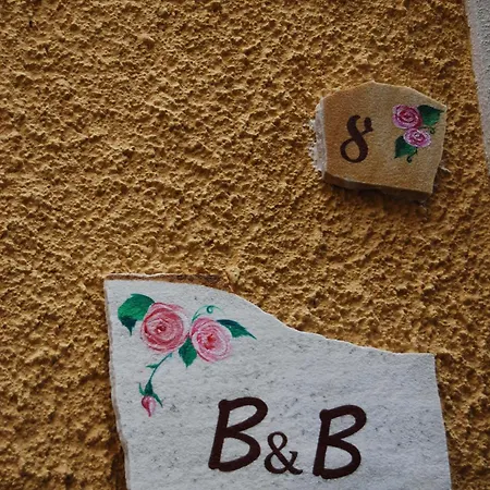 לינה וארוחת בוקר Colti Di Rosa 3*