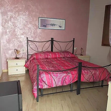 B&B Colti Di Rosa 카스텔사르도